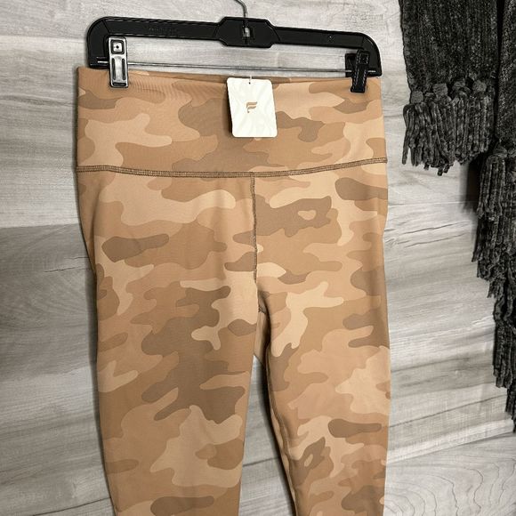 Fabletics Womens Tan Define Powerhold High Waisted Teddy Camo Leggings Size Larg - Picture 7 of 7